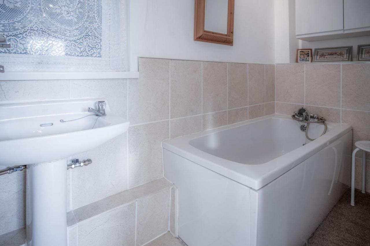 Maytree Cottage - 4 Bedroom Holiday Home - Tenby Zewnętrze zdjęcie