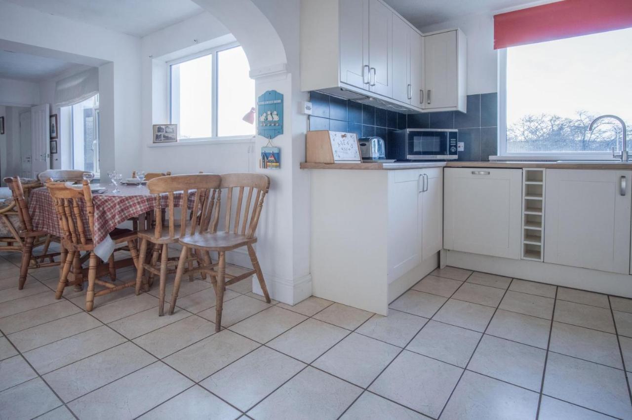 Maytree Cottage - 4 Bedroom Holiday Home - Tenby Zewnętrze zdjęcie